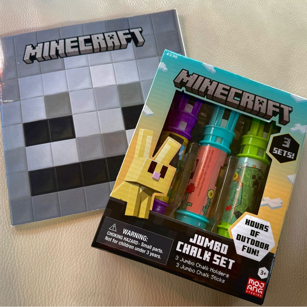 Mobs of Minecraft/I Survived A Skeleton book & Jumbo Chalk Set with Holders